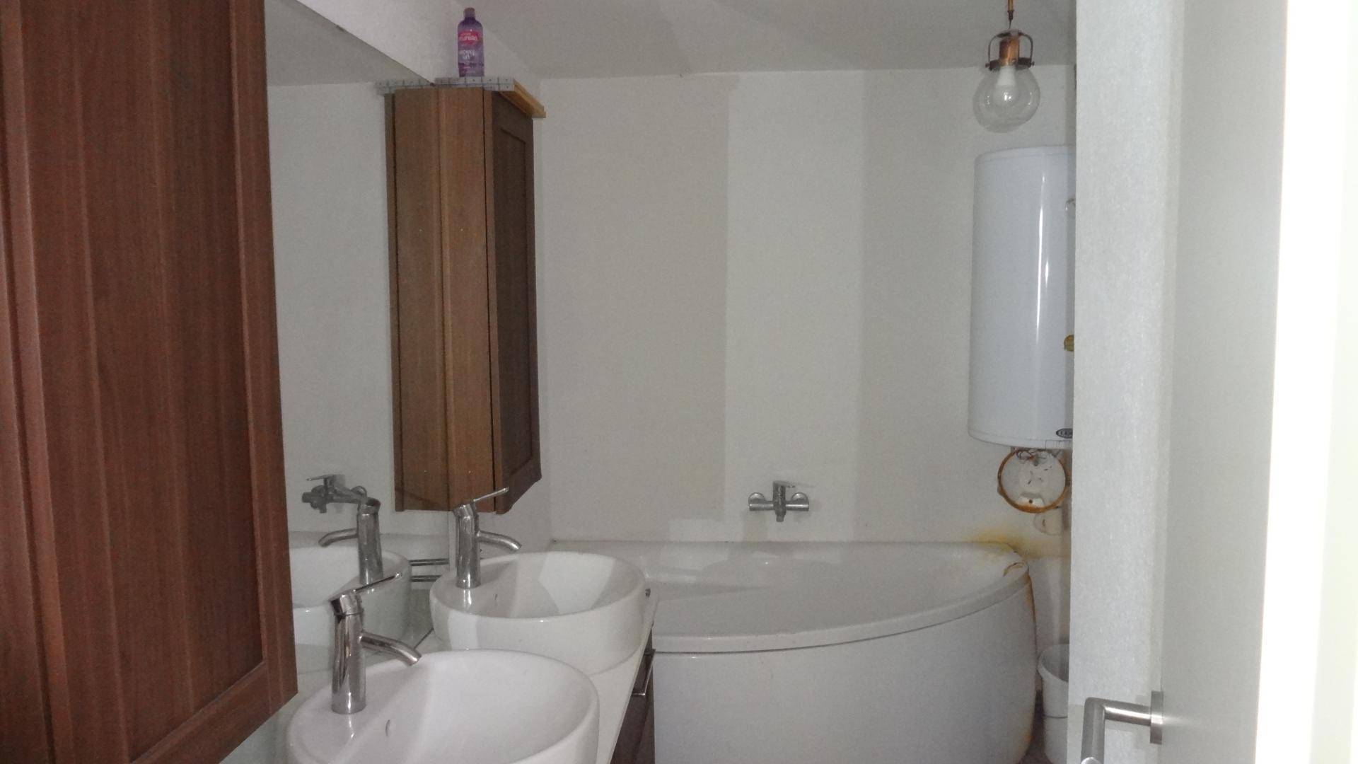 Badezimmer mit Badewanne