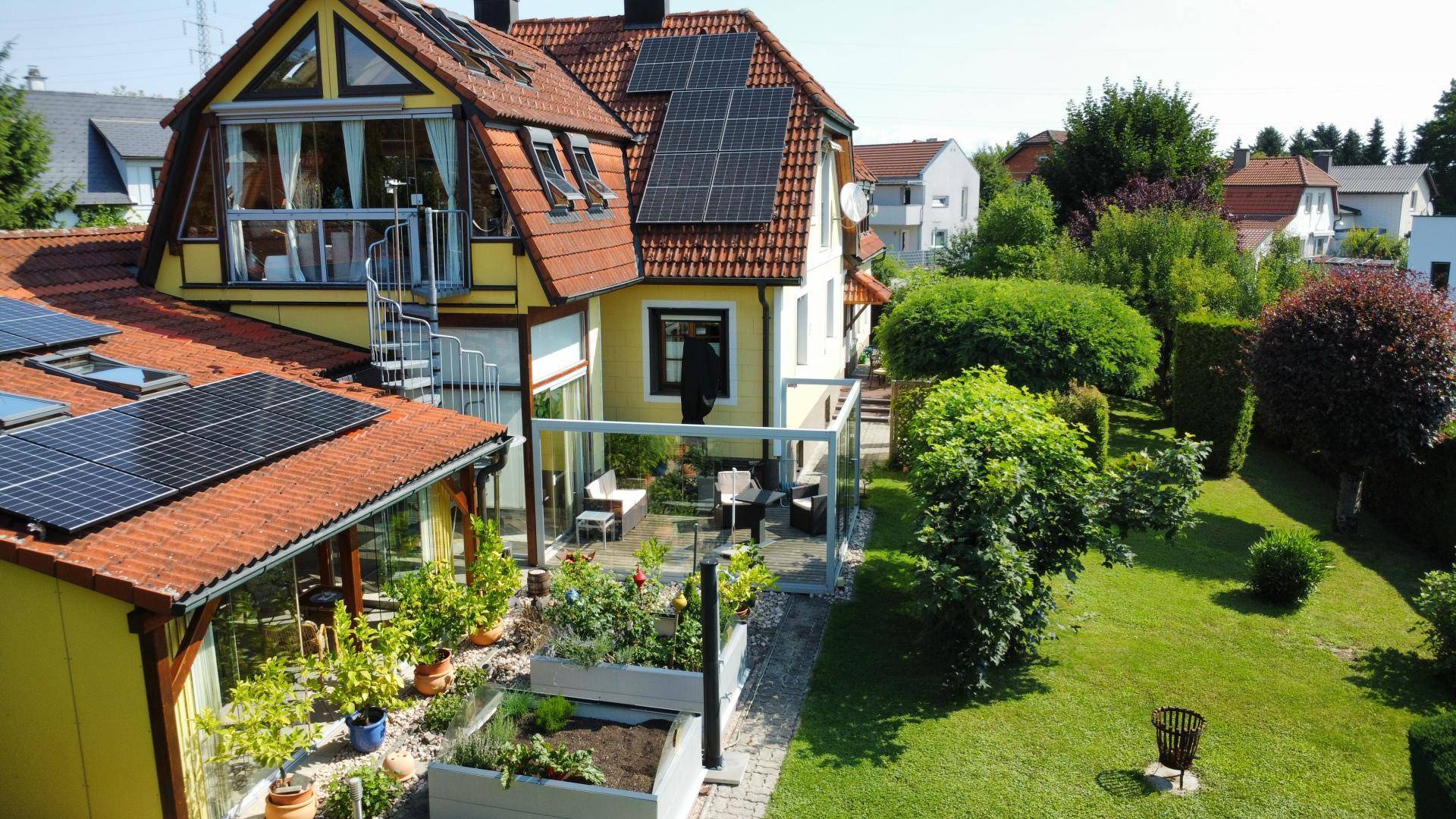 Ansicht mit Garten