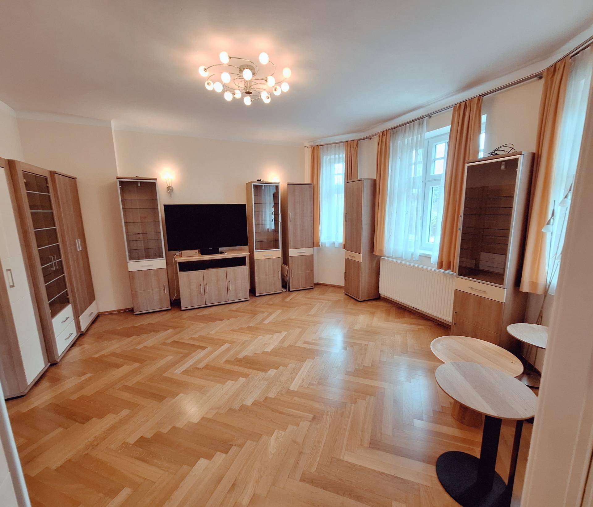 EG - Salon mit Kachelofen