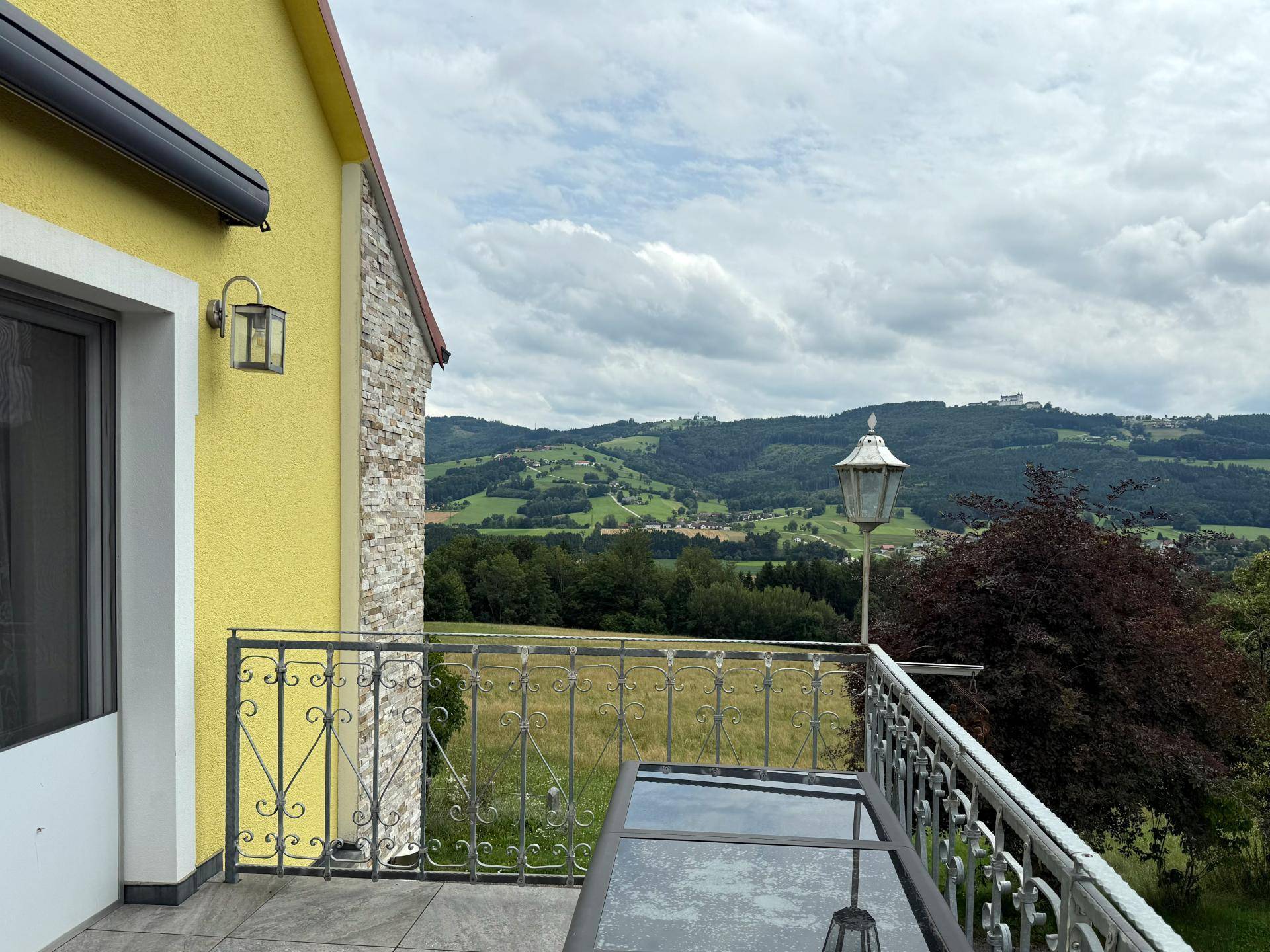 Terrasse OG mit Blick auf Sonntagberg