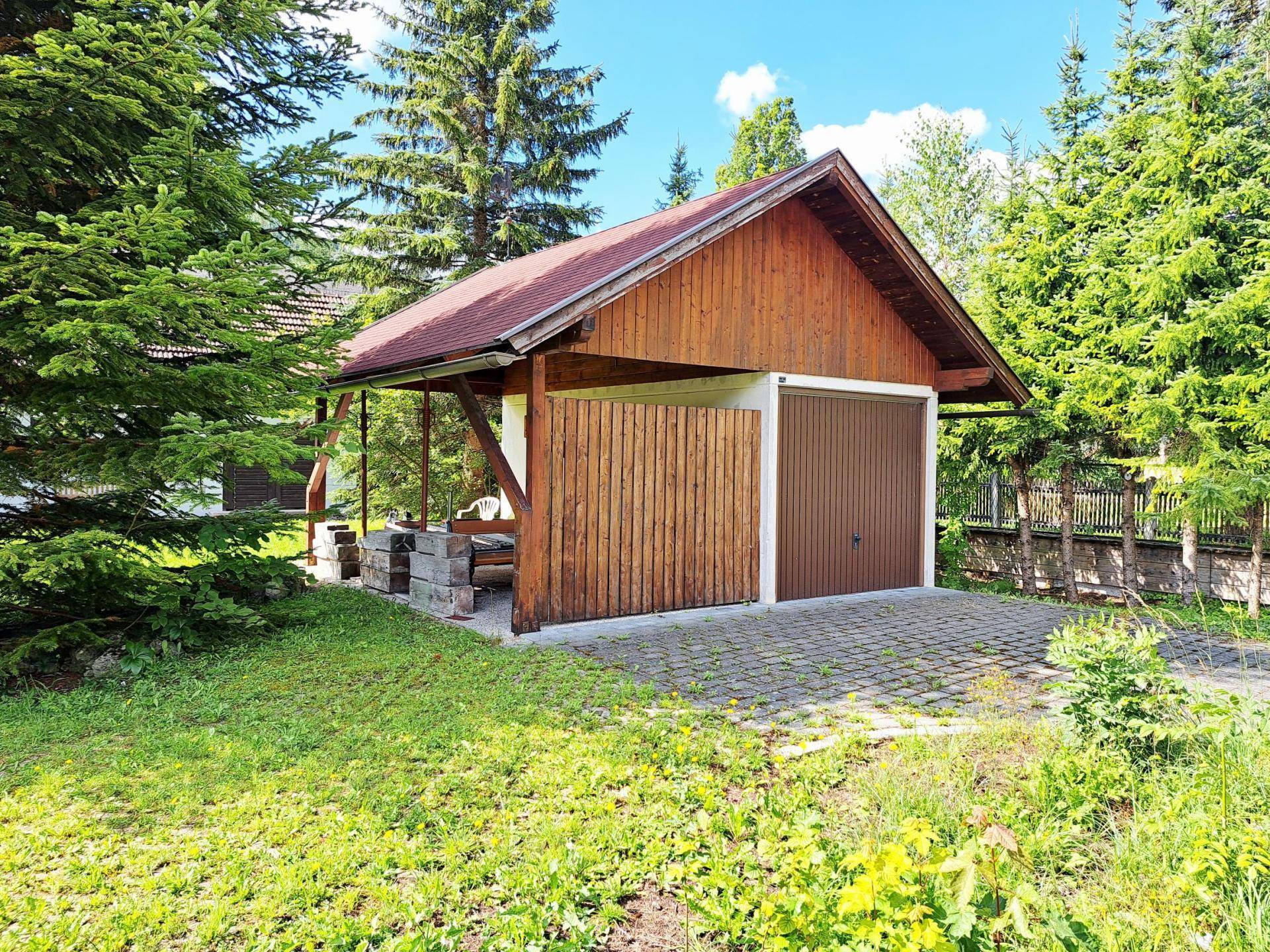 Garage - Laube