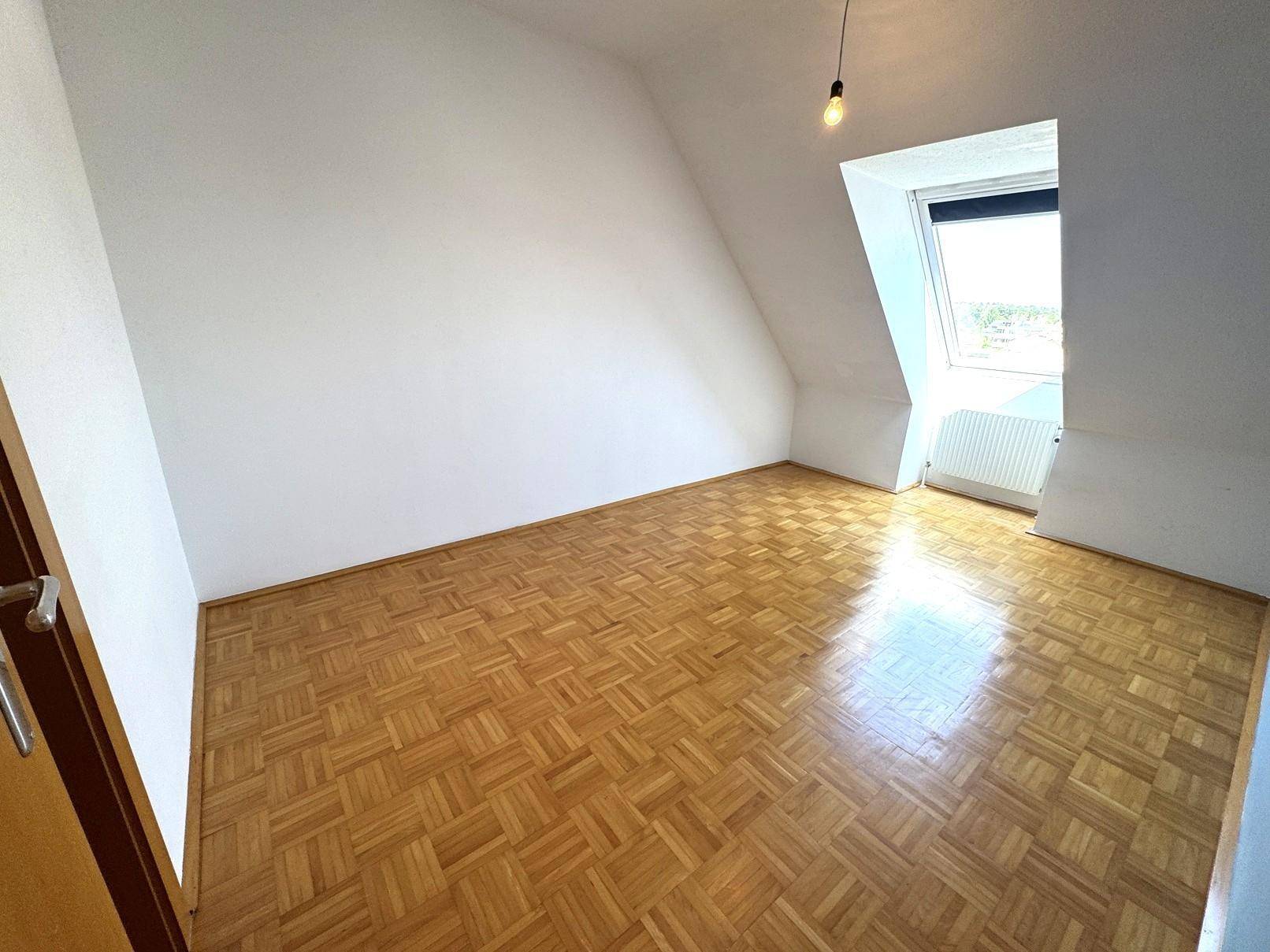 Zimmer 1 OG