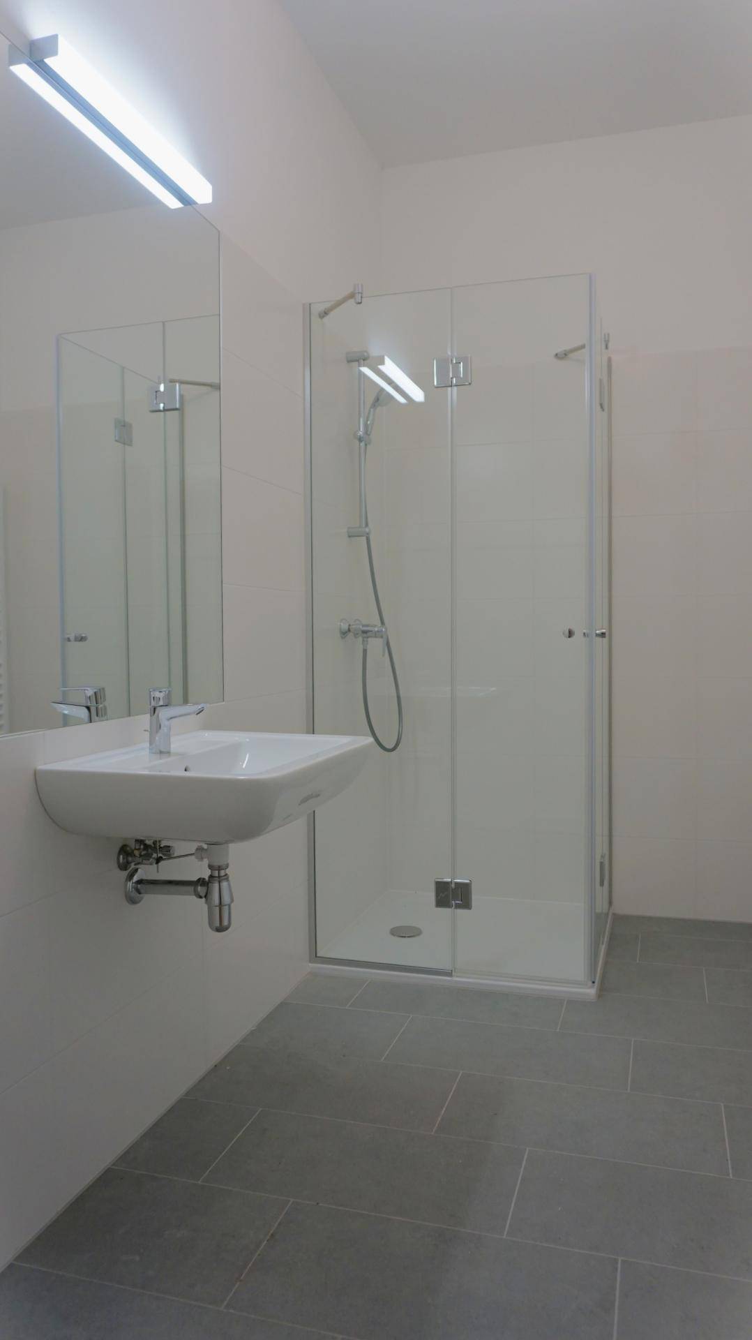 Bad mit Dusche