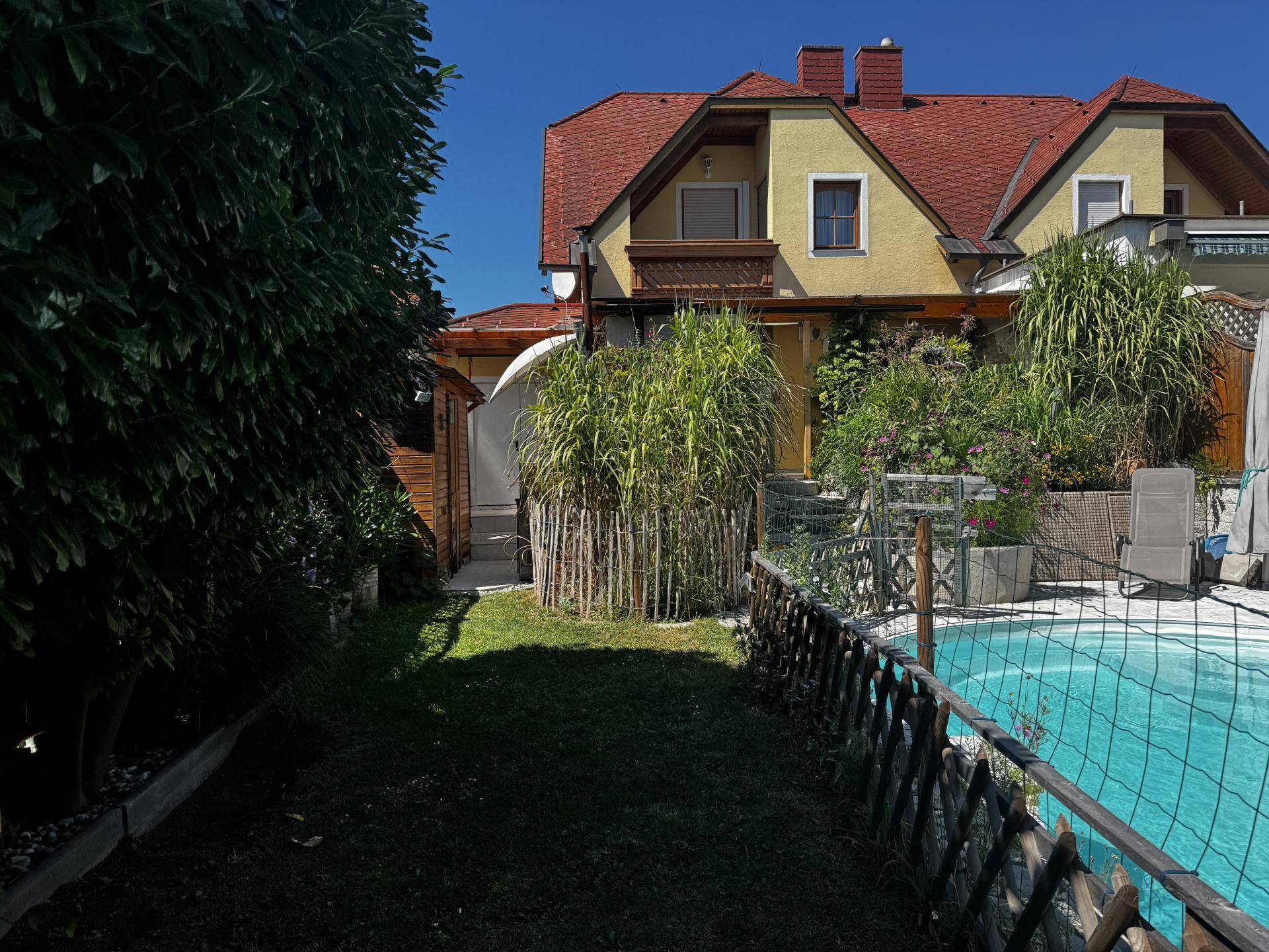 Hausansicht Pool