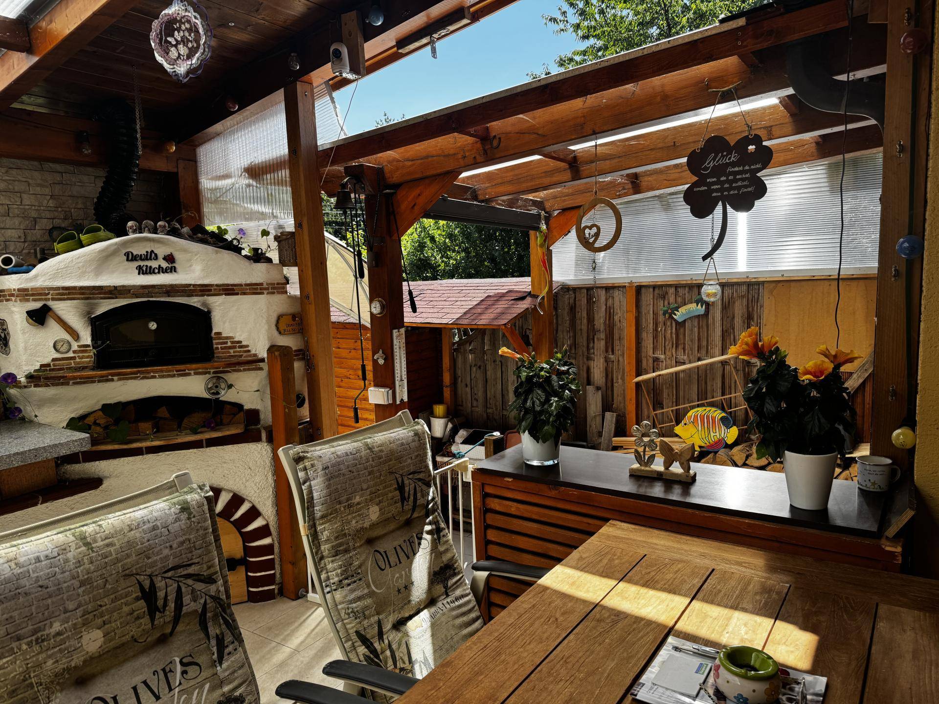 Überdachte Terrasse Essbereich