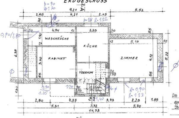 Grundriss des Erdgeschosses mit Küche, Waschküche, Zimmer, Kabinett und Vorraum.