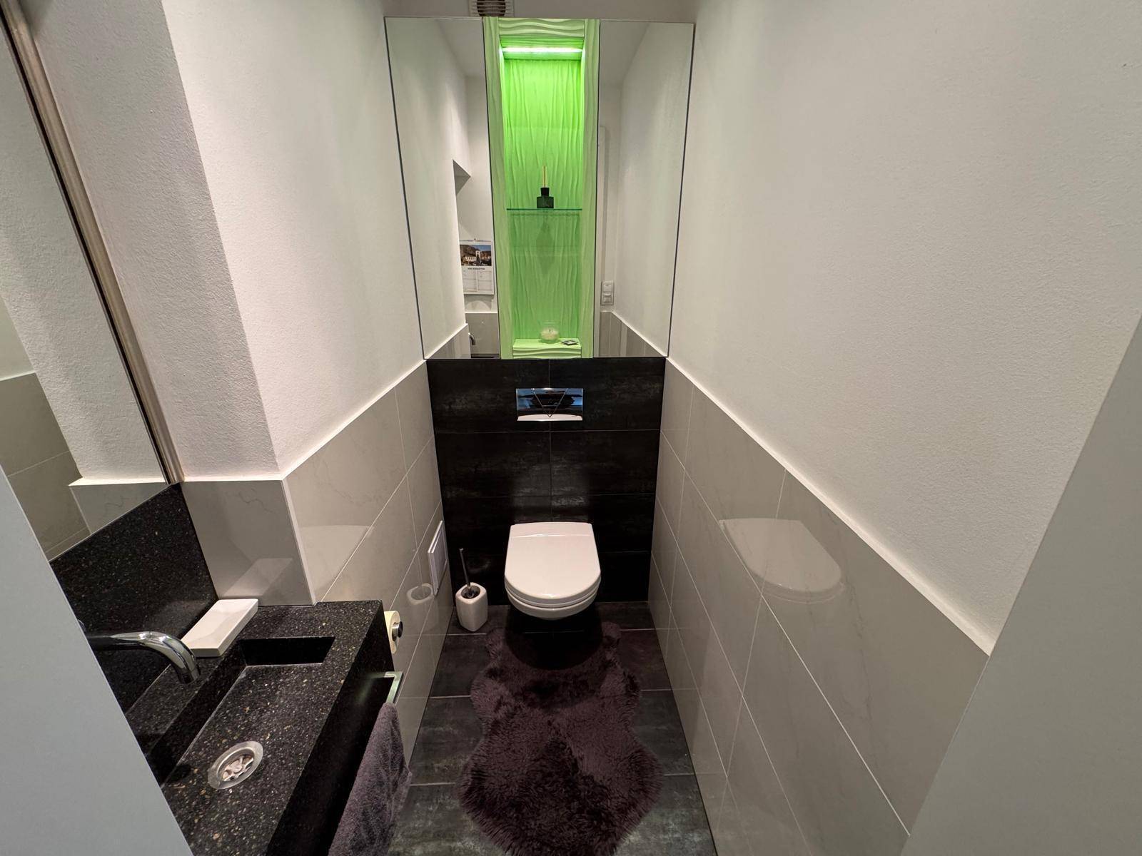separate Toilette