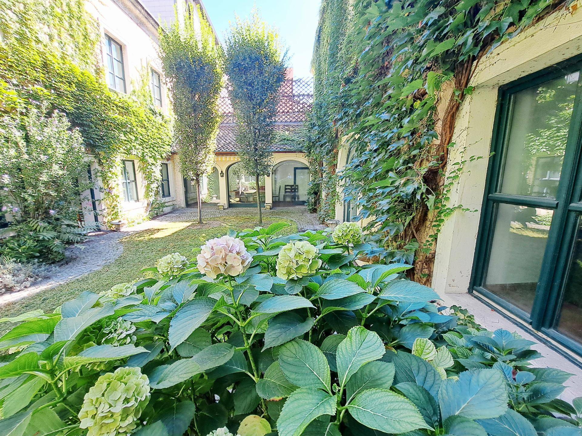 Innenhof VI