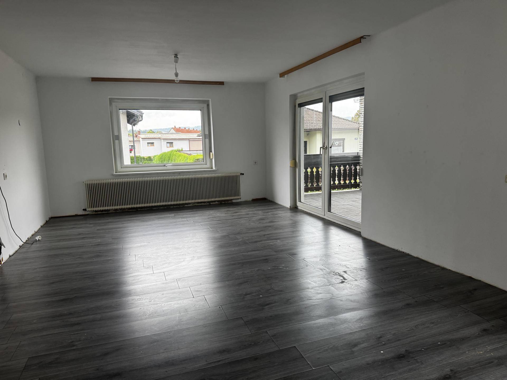 Wohnraum mit Ausgang auf die Terrasse