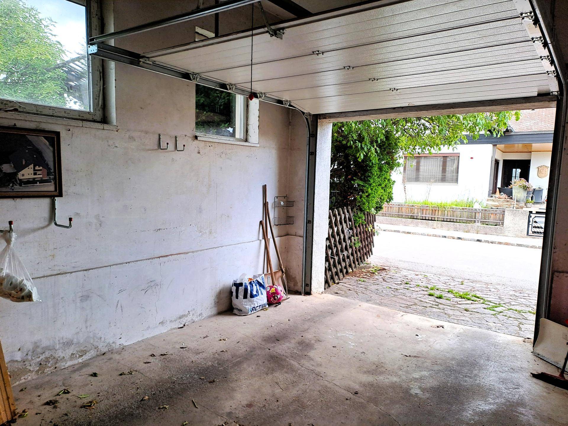 Garage 2