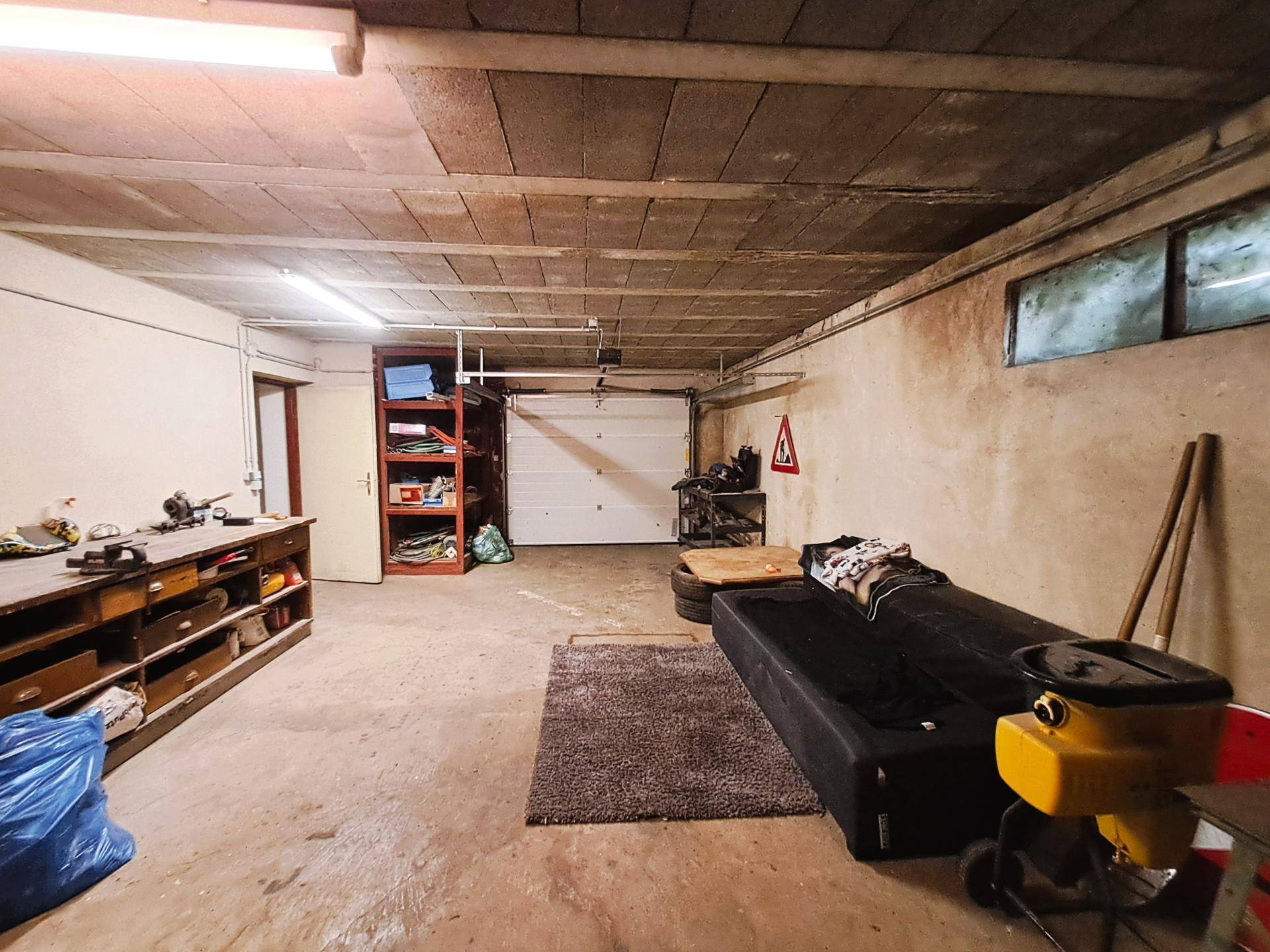 Garage 1