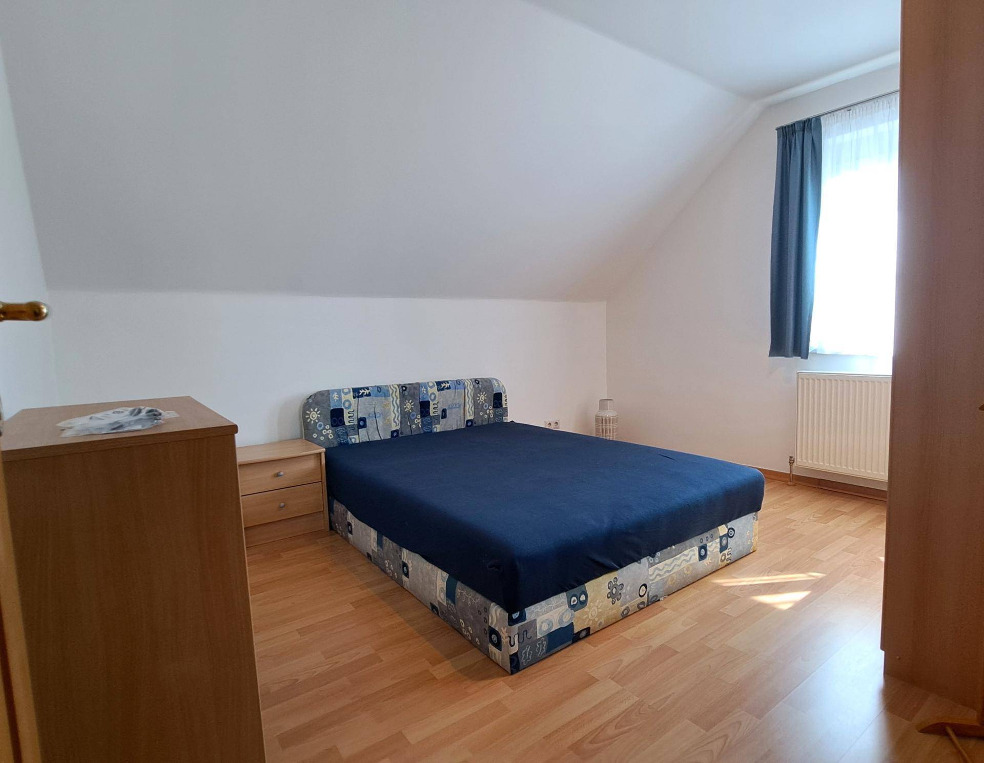 Schlafzimmer 1