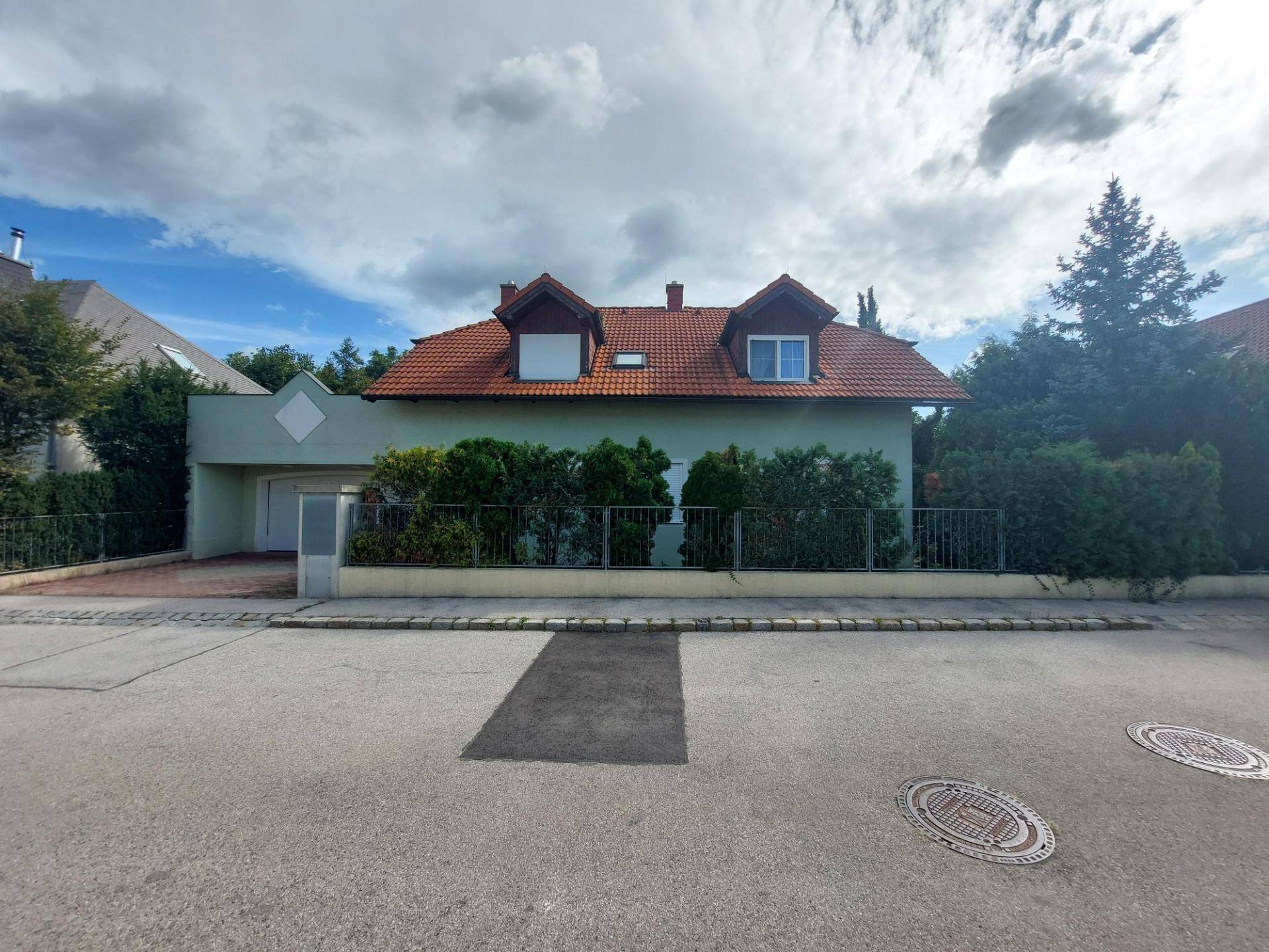 Straßenansicht