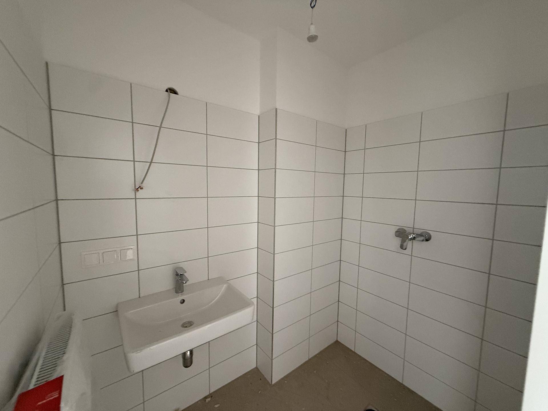 Haus_1_Top_8_Badezimmer_1_(Dusche)
