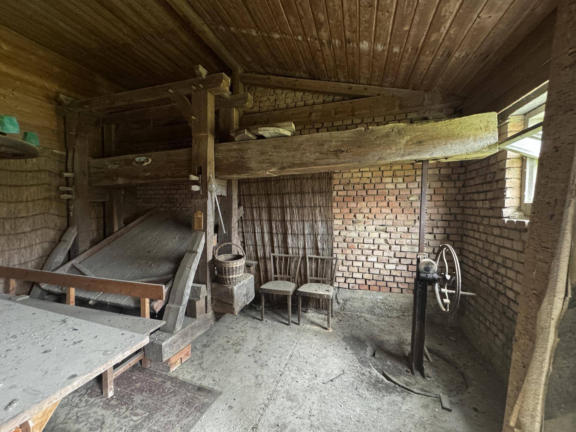 historische Weinpresse