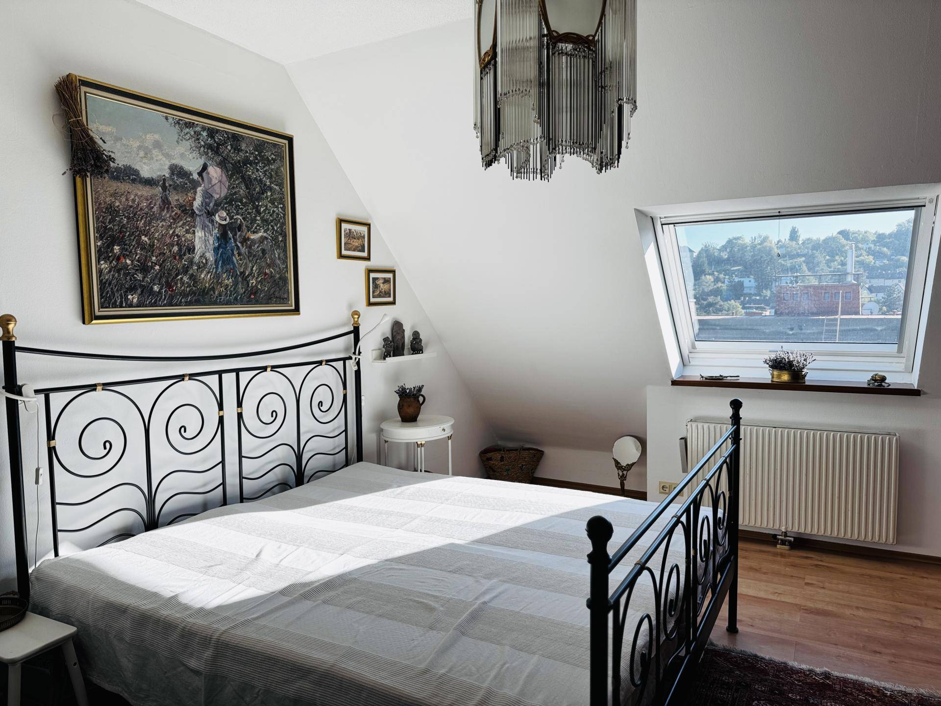 Schlafzimmer 1