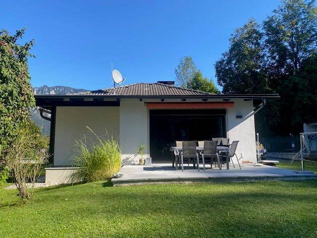 Gartenfront, Terrasse mit Markise