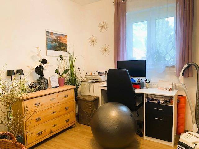 Zimmer 2, derzeit Büro