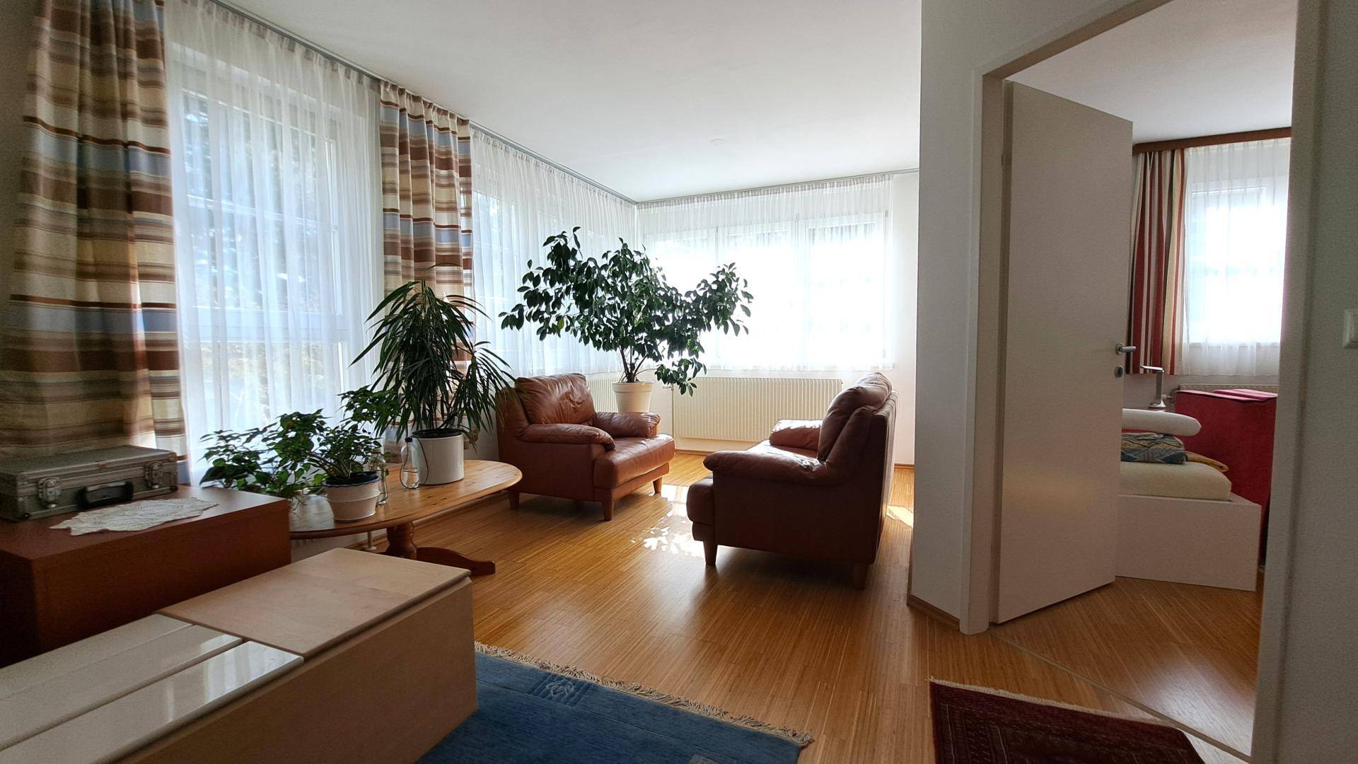 Wohnzimmer Bild 2