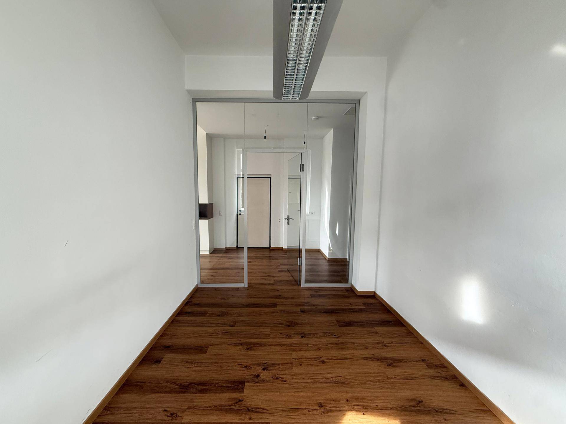Büro 1