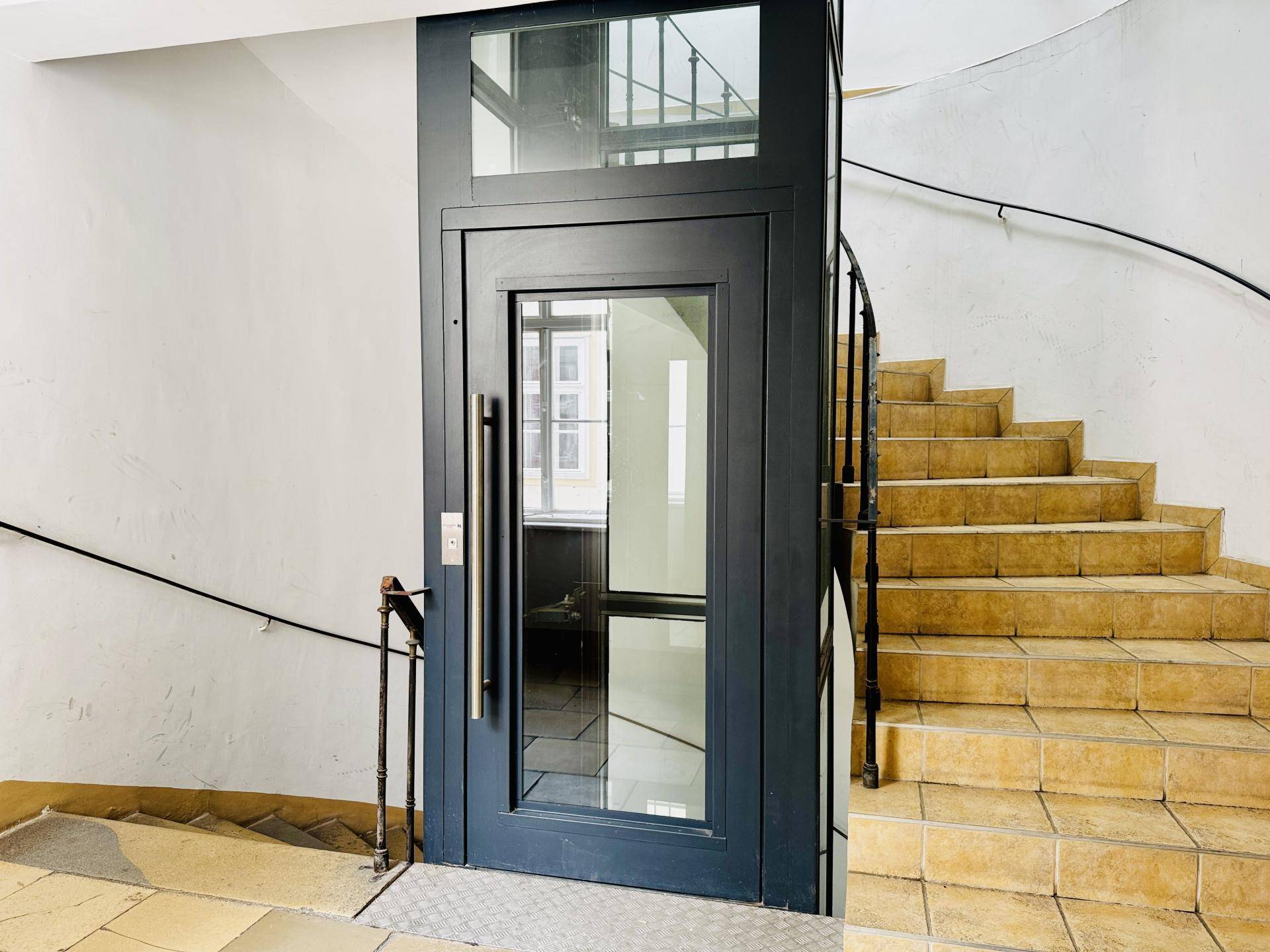 20251013_093302163_iOS