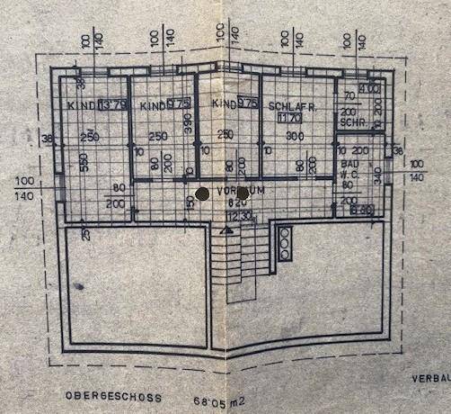 Grundriss des Obergeschosses mit Kinderzimmern, Schlafzimmer und Bad.