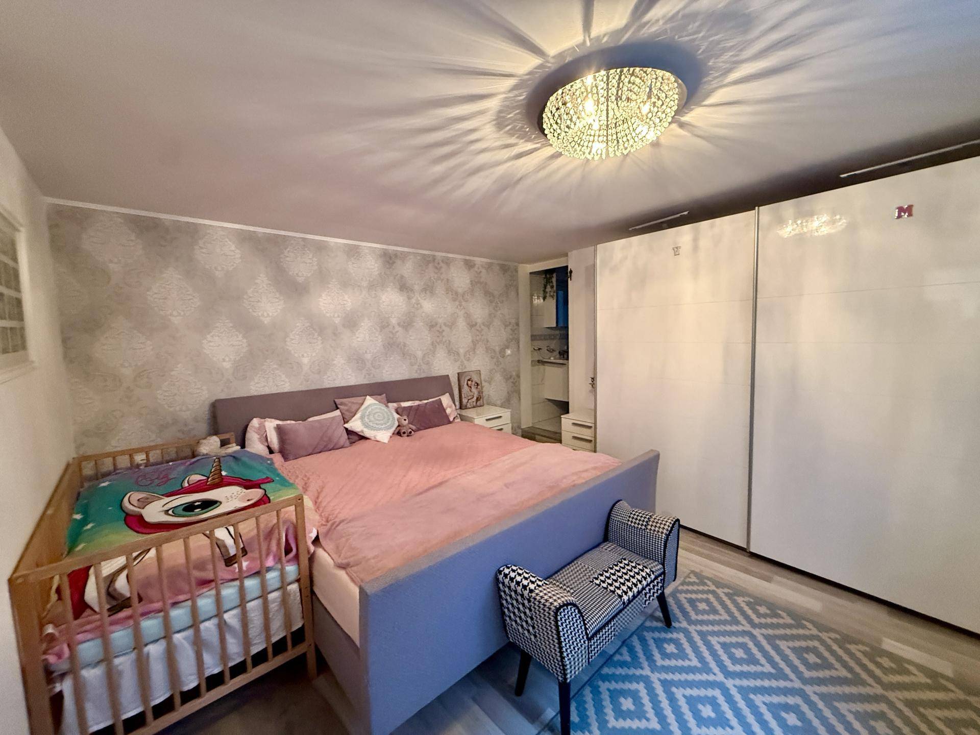 Sommersaktion! Wohnen mit Weitblick: 3 Zimmer Haus mit Wintergarten und Pool - Ansicht 6
