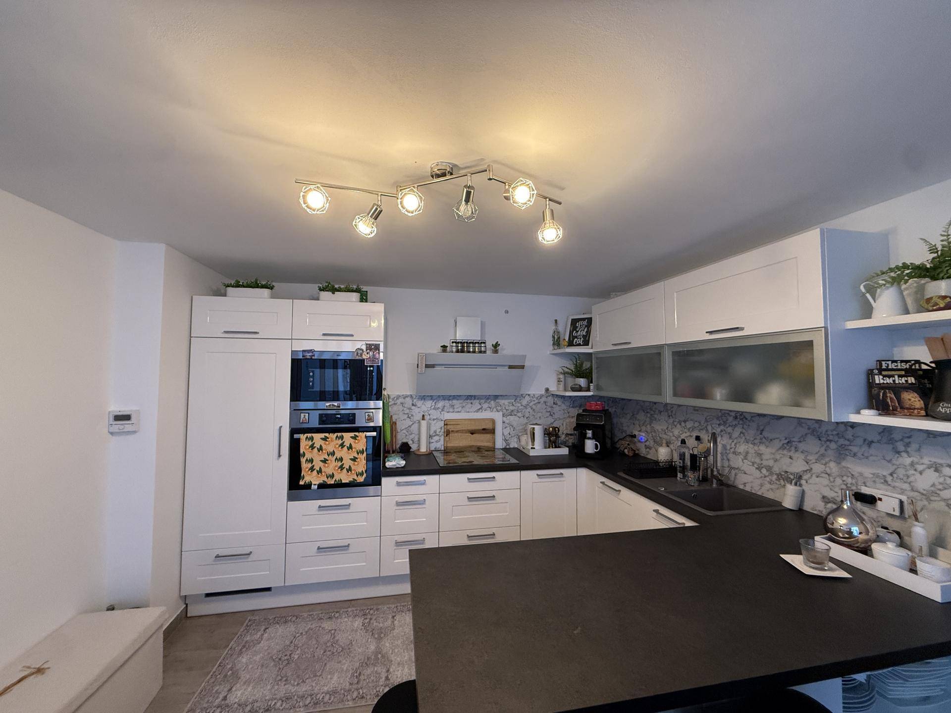Sommersaktion! Wohnen mit Weitblick: 3 Zimmer Haus mit Wintergarten und Pool - Ansicht 4