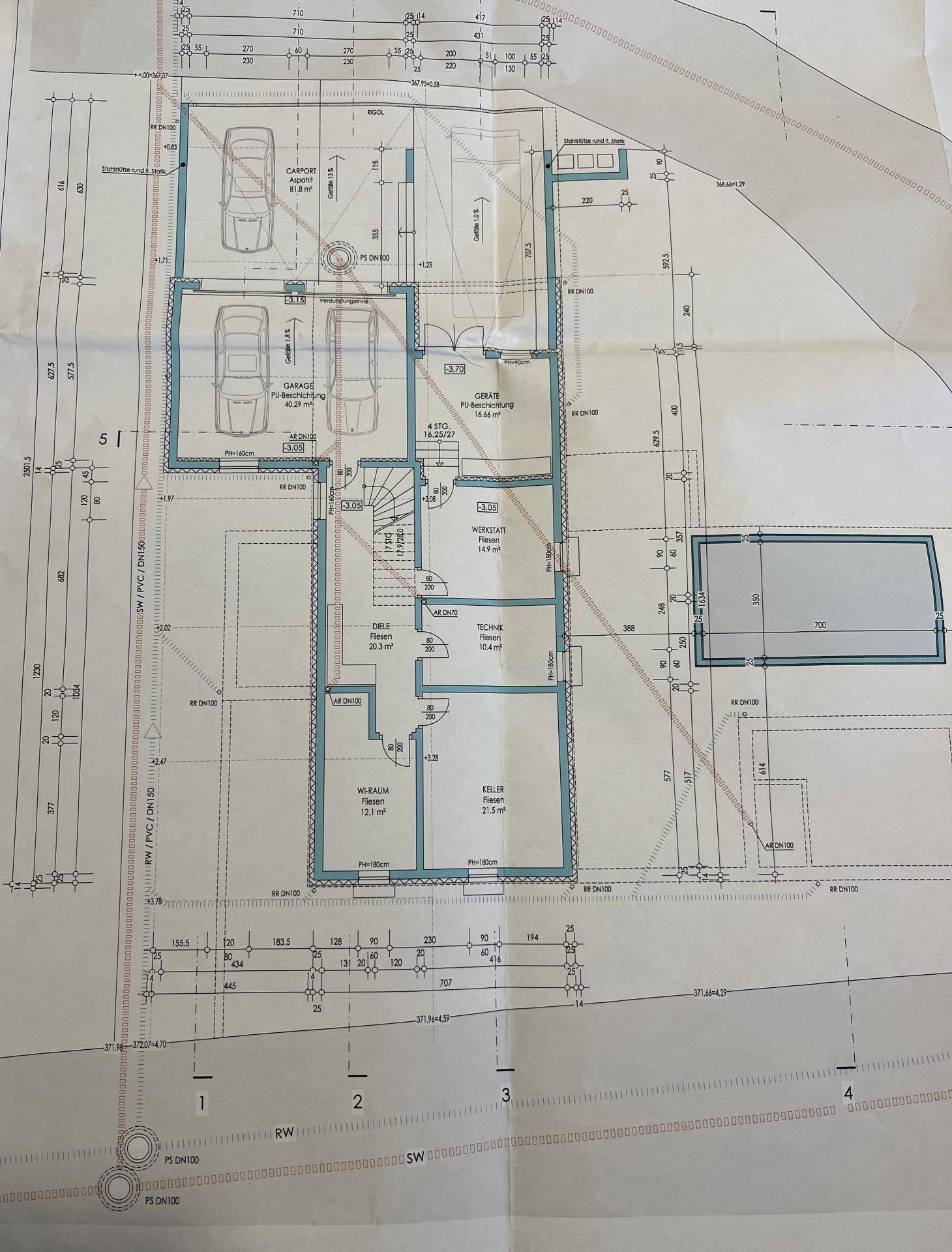 Grundriss des Untergeschosses mit Garage, Carport, Keller und weiteren Räumen.