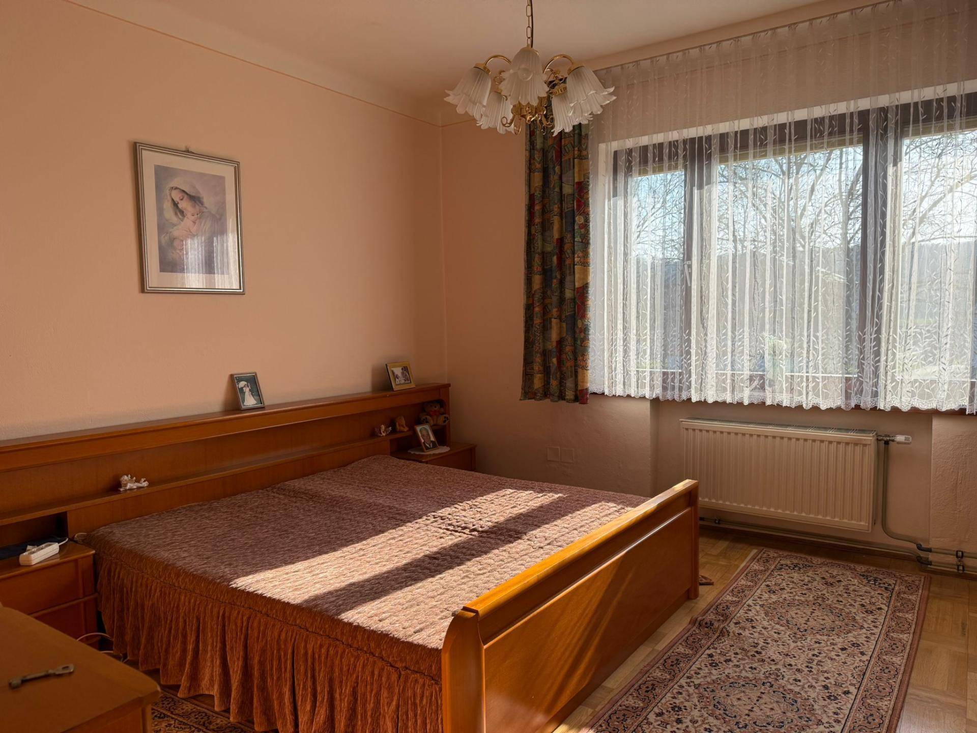 Viel Platz für Familie, Hobby &amp; Fahrzeuge - Wohnhaus mit 2.161 m² Baugrund - Mehr