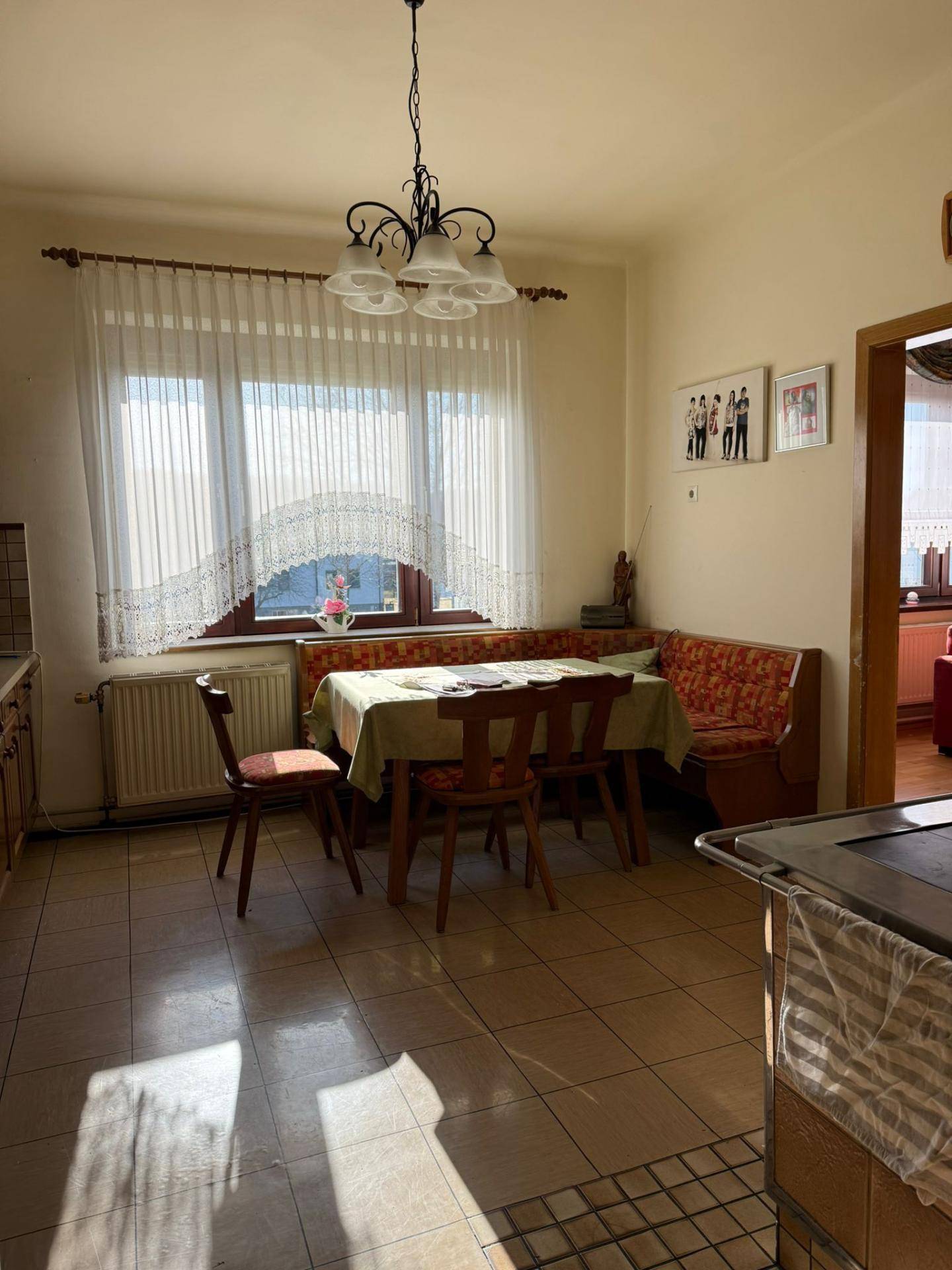 Viel Platz für Familie, Hobby &amp; Fahrzeuge - Wohnhaus mit 2.161 m² Baugrund - Ansicht 4