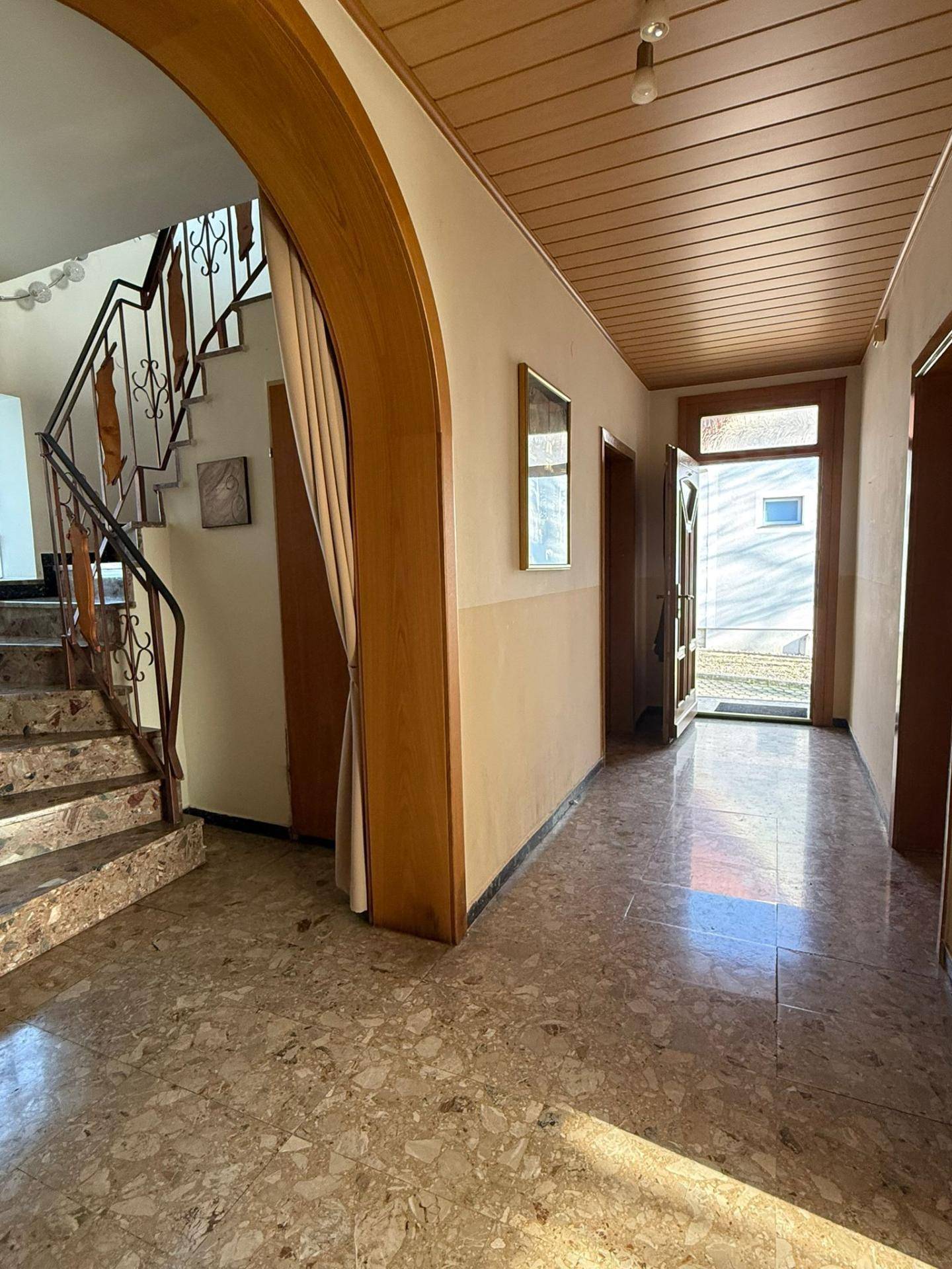 Viel Platz für Familie, Hobby &amp; Fahrzeuge - Wohnhaus mit 2.161 m² Baugrund - Ansicht 2