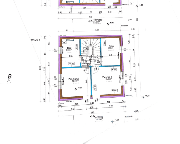 Grundriss des Obergeschosses mit zwei Schlafzimmern, Bad, Büro und einer weiteren Terrasse.
