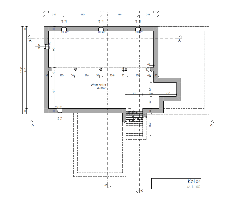 Grundriss des Kellers mit einem großen Weinkeller und Zugang über eine Treppe.