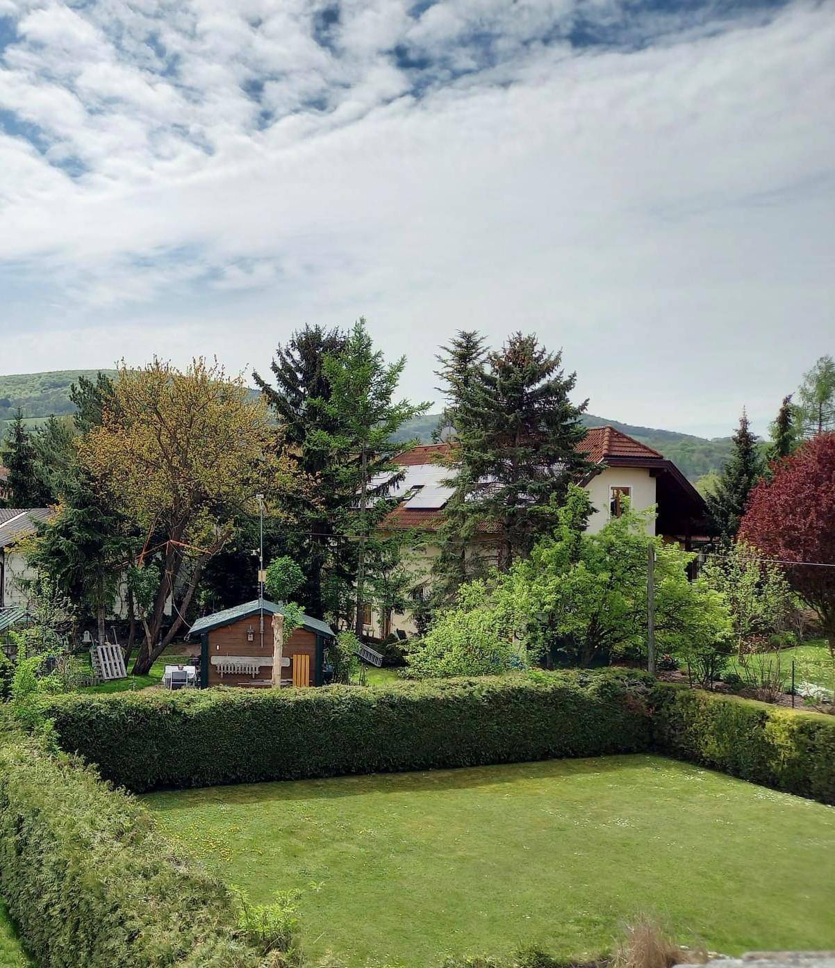 LIEBEVOLLES, TEILRENOVIERTES EINFAMILIENHAUS IN BEGEHRTER WOHNLAGE VON KÖNIGSTETTEN MIT HERRLICHEM FERNBLICK IN DEN WIENERWALD – pohled 2