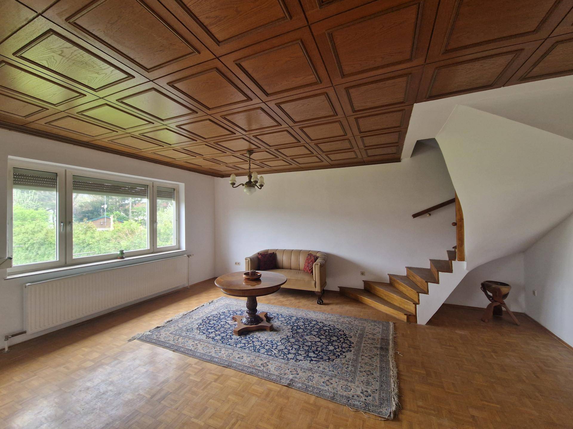 LIEBEVOLLES, TEILRENOVIERTES EINFAMILIENHAUS IN BEGEHRTER WOHNLAGE VON KÖNIGSTETTEN MIT HERRLICHEM FERNBLICK IN DEN WIENERWALD – pohled 4