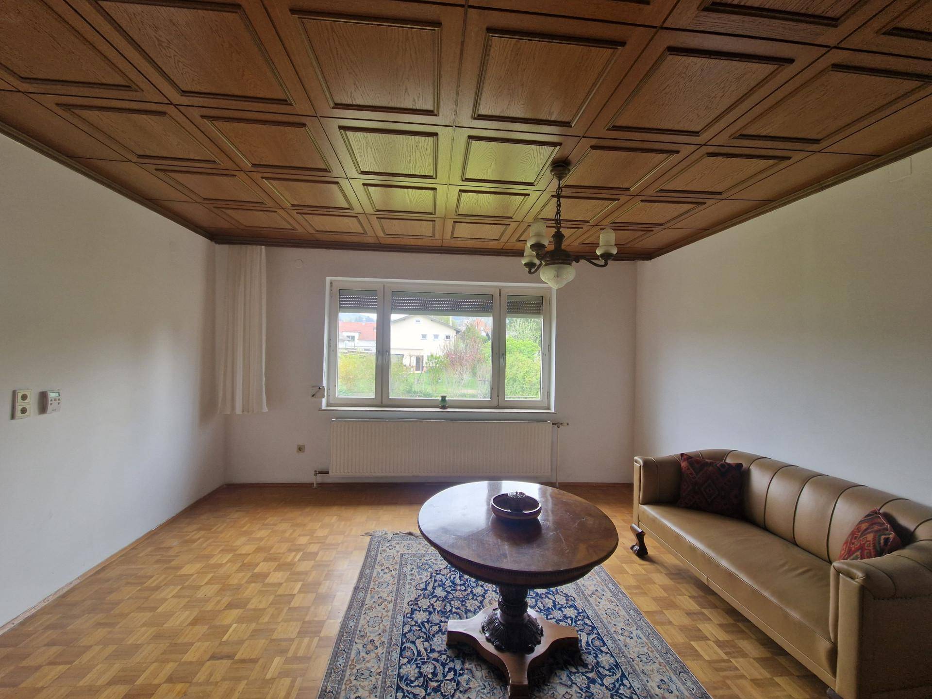 LIEBEVOLLES, TEILRENOVIERTES EINFAMILIENHAUS IN BEGEHRTER WOHNLAGE VON KÖNIGSTETTEN MIT HERRLICHEM FERNBLICK IN DEN WIENERWALD – pohled 5