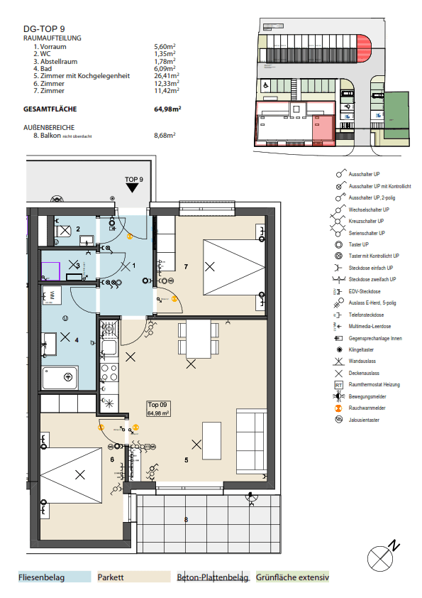 Detaillierter Grundriss einer Dachgeschosswohnung mit offenem Wohnbereich, zwei Schlafzimmern und Balkon.
