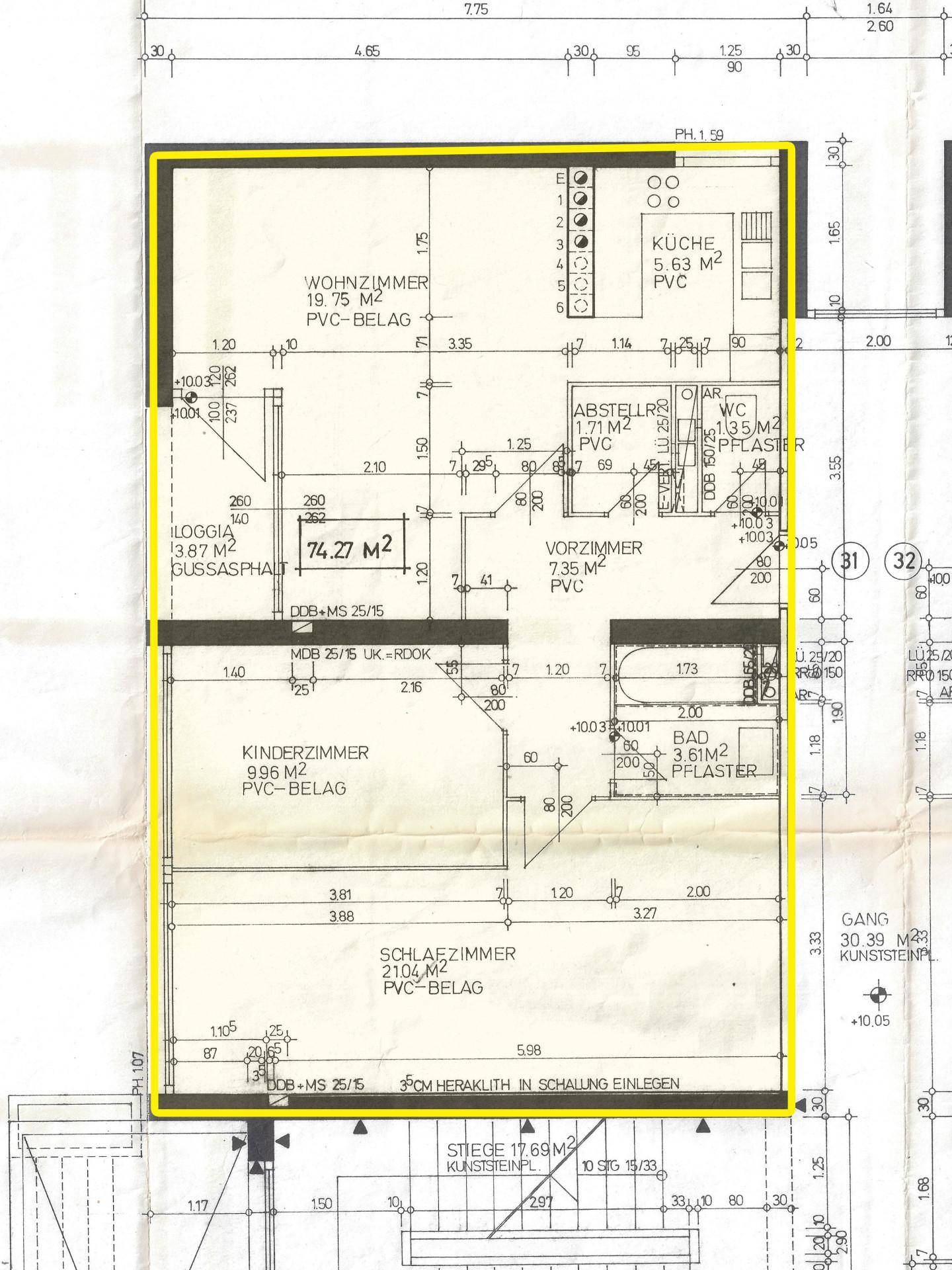 Grundriss einer 74,27 m² großen Wohnung mit Wohnzimmer, Küche, Kinderzimmer und Schlafzimmer.