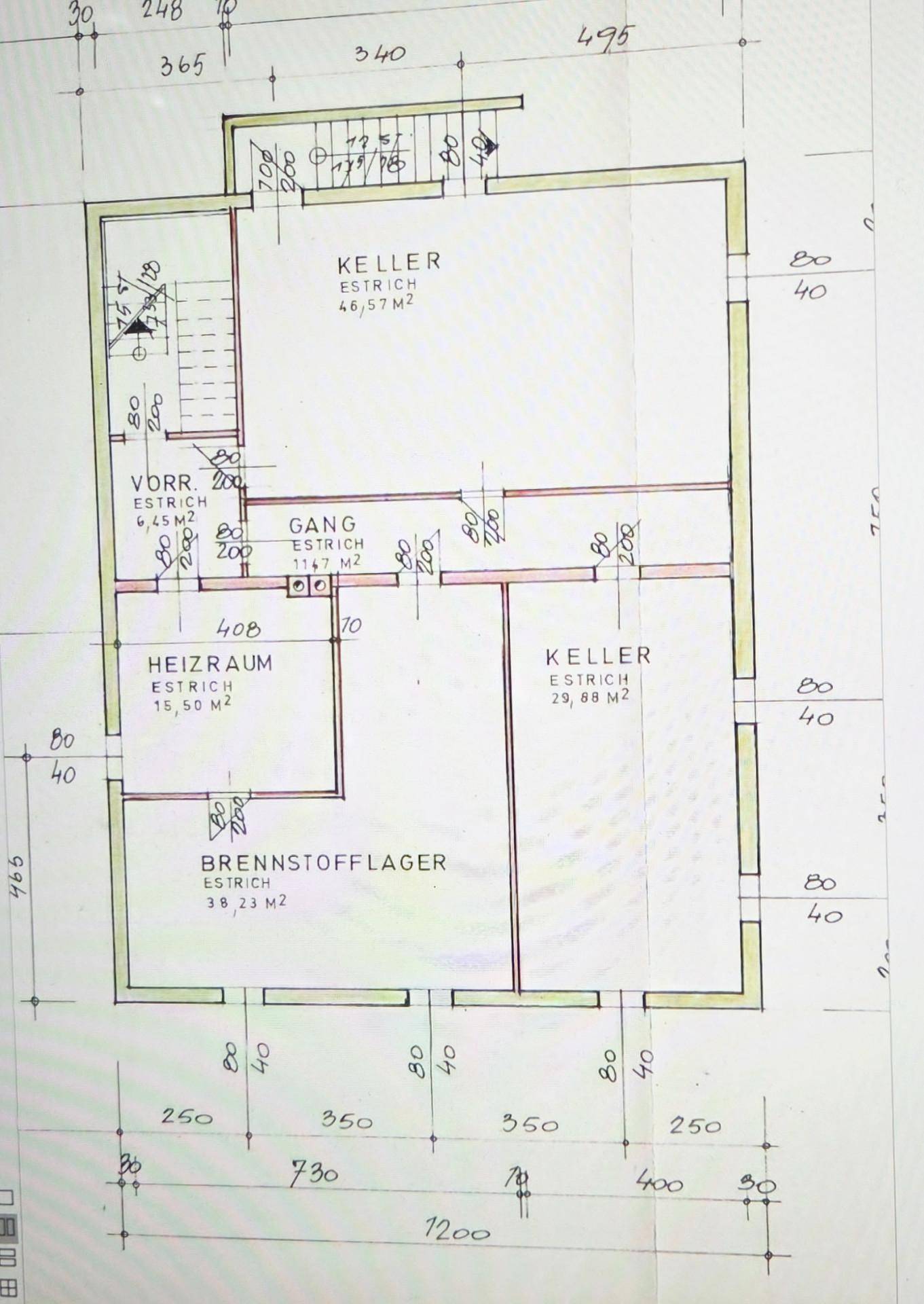 Kellergeschoss-Grundriss mit mehreren Kellerräumen, Heizraum und Brennstofflager.