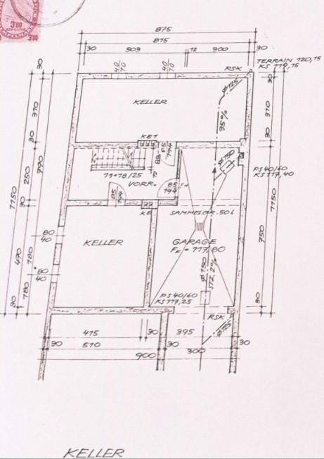 Grundriss des Kellergeschosses mit Kellerräumen und einer Garage.