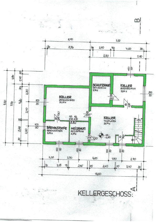 Grundriss des Kellergeschosses mit verschiedenen Kellerräumen, Heizraum und Schutzraum.