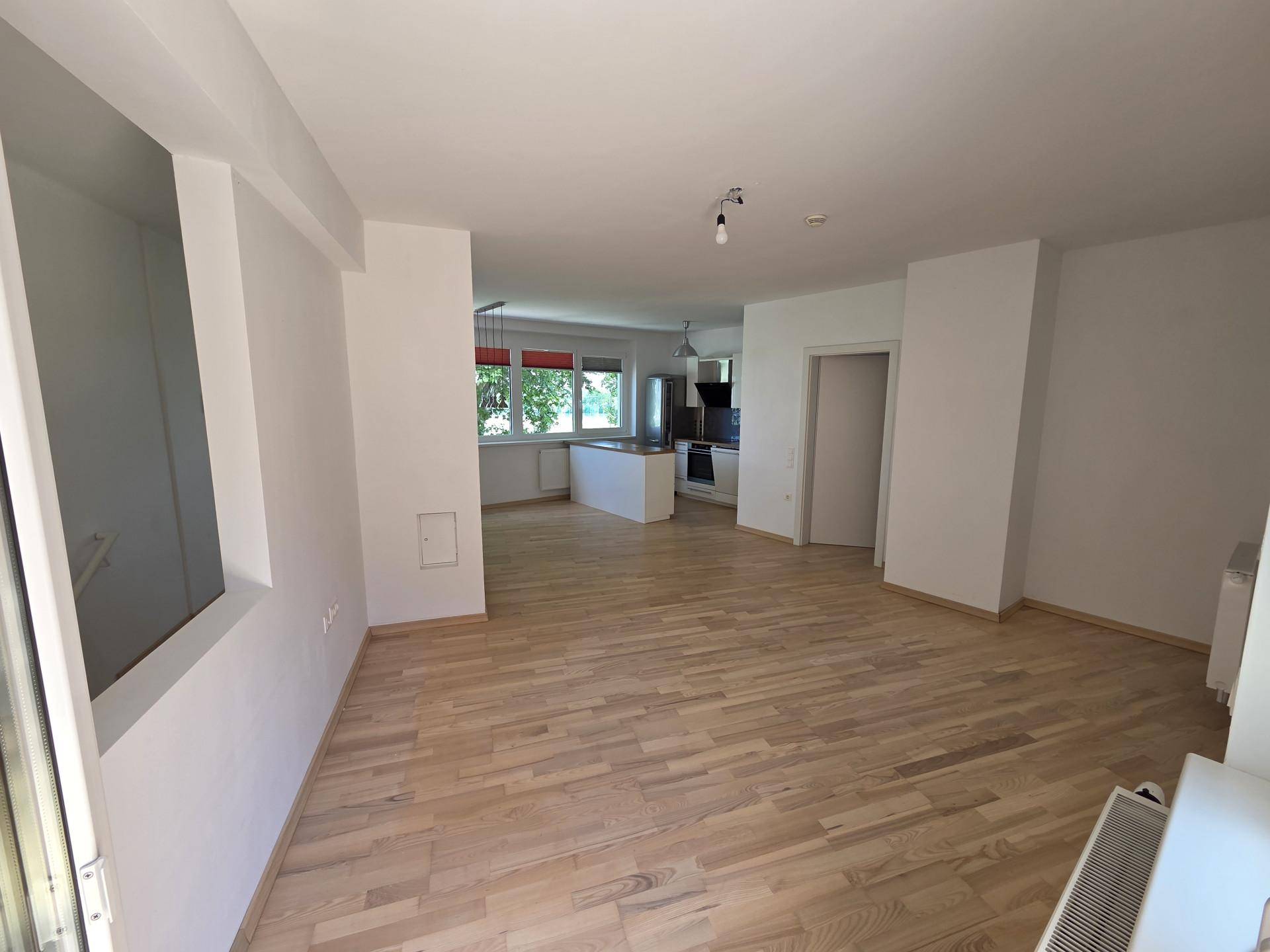 MIETE! Moderne helle Neubauwohnung mit Balkon und Tiefgaragenstellplatz! - Ansicht 4