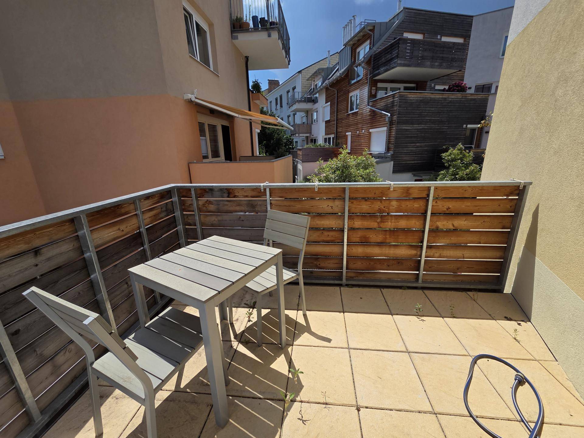 MIETE! Moderne helle Neubauwohnung mit Balkon und Tiefgaragenstellplatz! - Ansicht 5