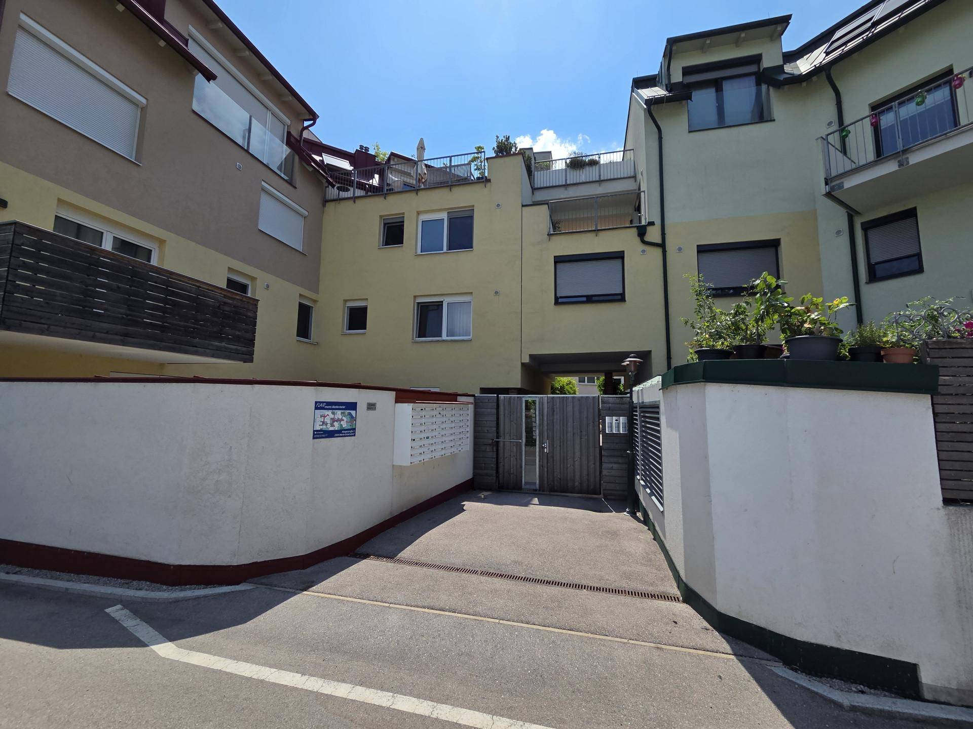 MIETE! Moderne helle Neubauwohnung mit Balkon und Tiefgaragenstellplatz! - Ansicht 6