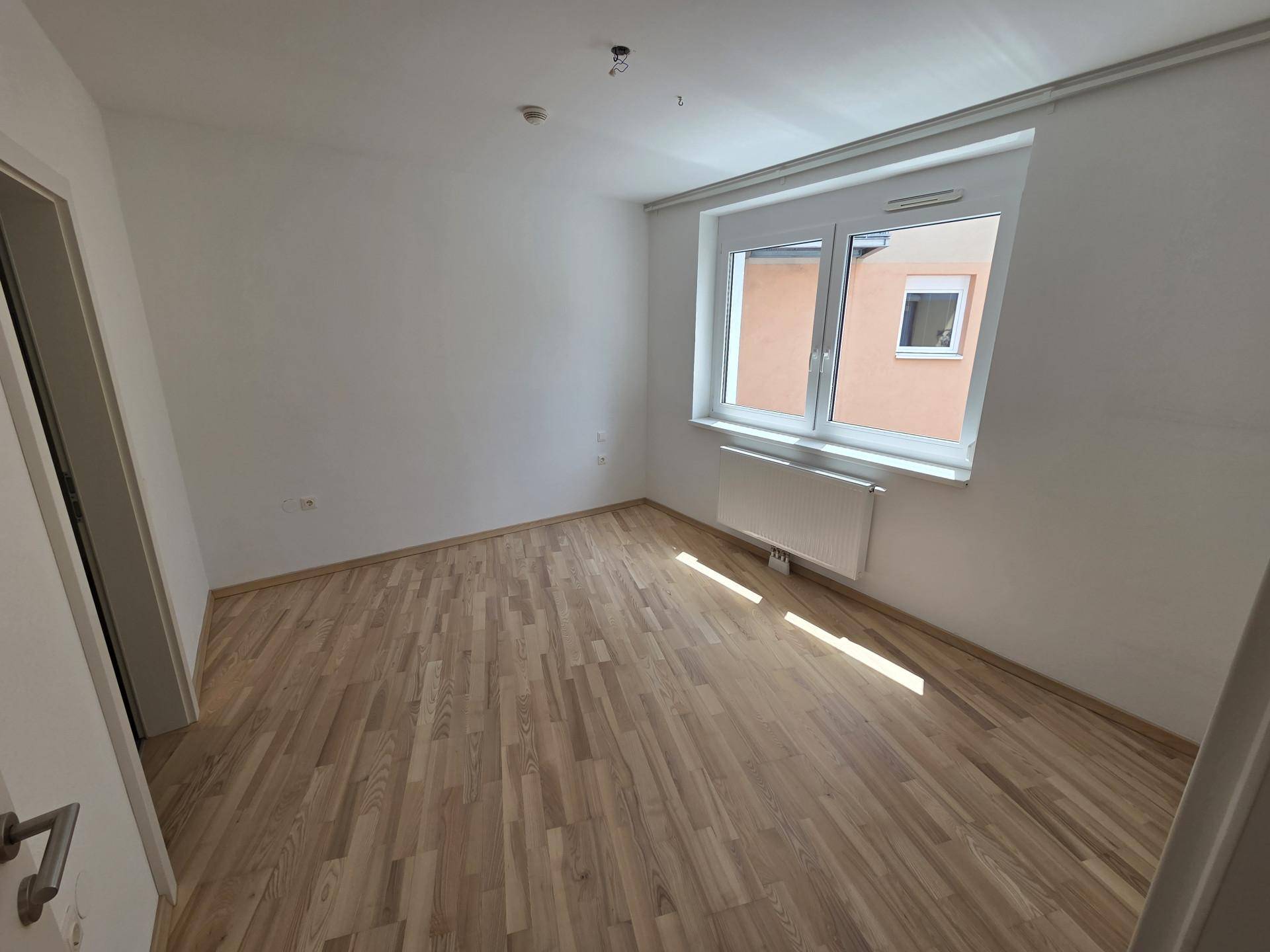 MIETE! Moderne helle Neubauwohnung mit Balkon und Tiefgaragenstellplatz! - Mehr