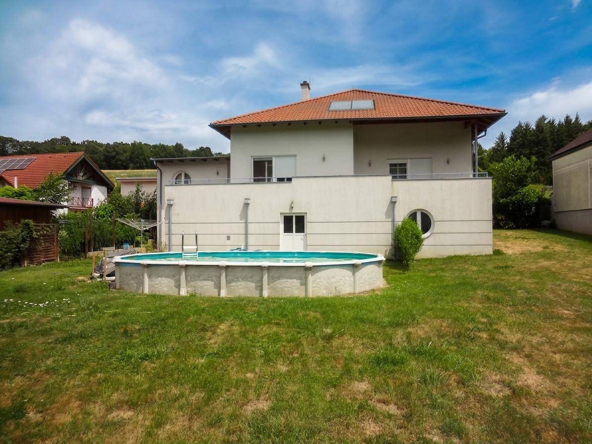 SMARTES, LEISTBARES EINFAMILIENHAUS MIT POOL UND GROSSEM GARTEN! - Widok 2