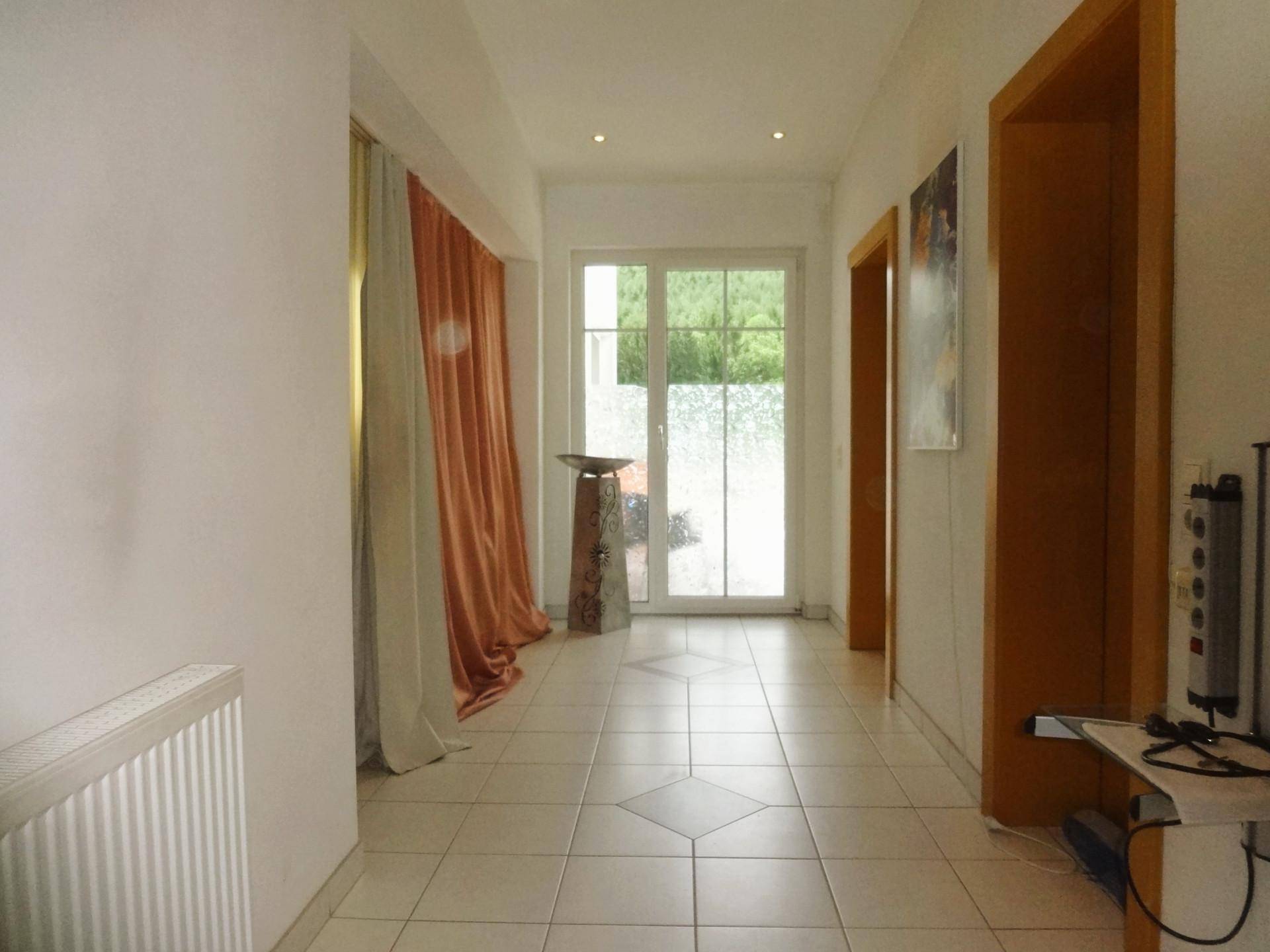SMARTES, LEISTBARES EINFAMILIENHAUS MIT POOL UND GROSSEM GARTEN! - Widok 3
