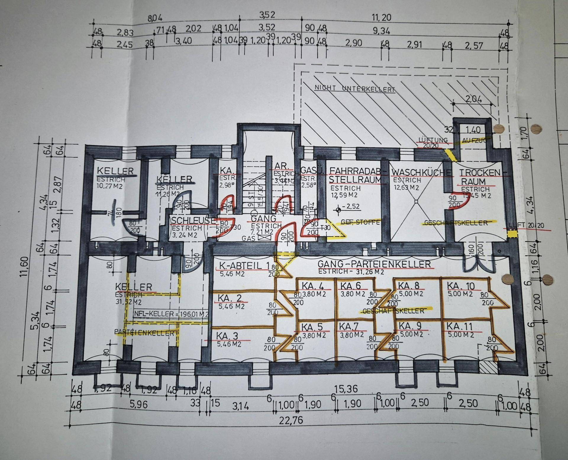 Grundriss des Kellers mit verschiedenen Kellerabteilen, Fahrradraum und Waschküche.