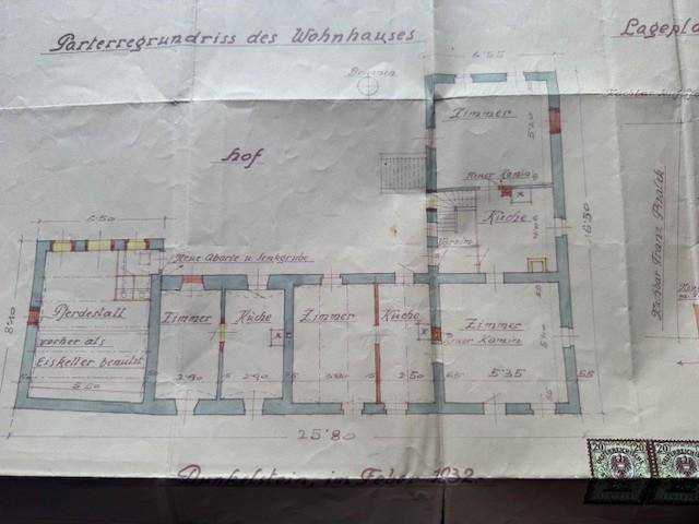 Historischer handgezeichneter Grundriss des Erdgeschosses eines Wohnhauses aus dem Jahr 1932.